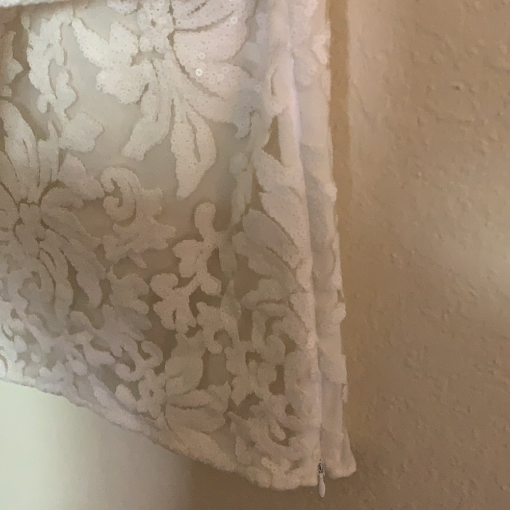 Delicate Lace and Sequins with a Floral Design DVF White Blouse - Picture 11 of 12